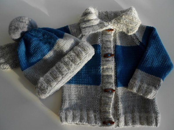 Handgemachtes Strickset, Pullover,  Haube, EL-Babymode