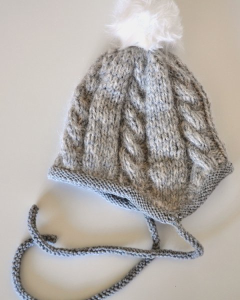 ELBabymode_Haube_mit_Pompon_grau_Handgemacht (10)